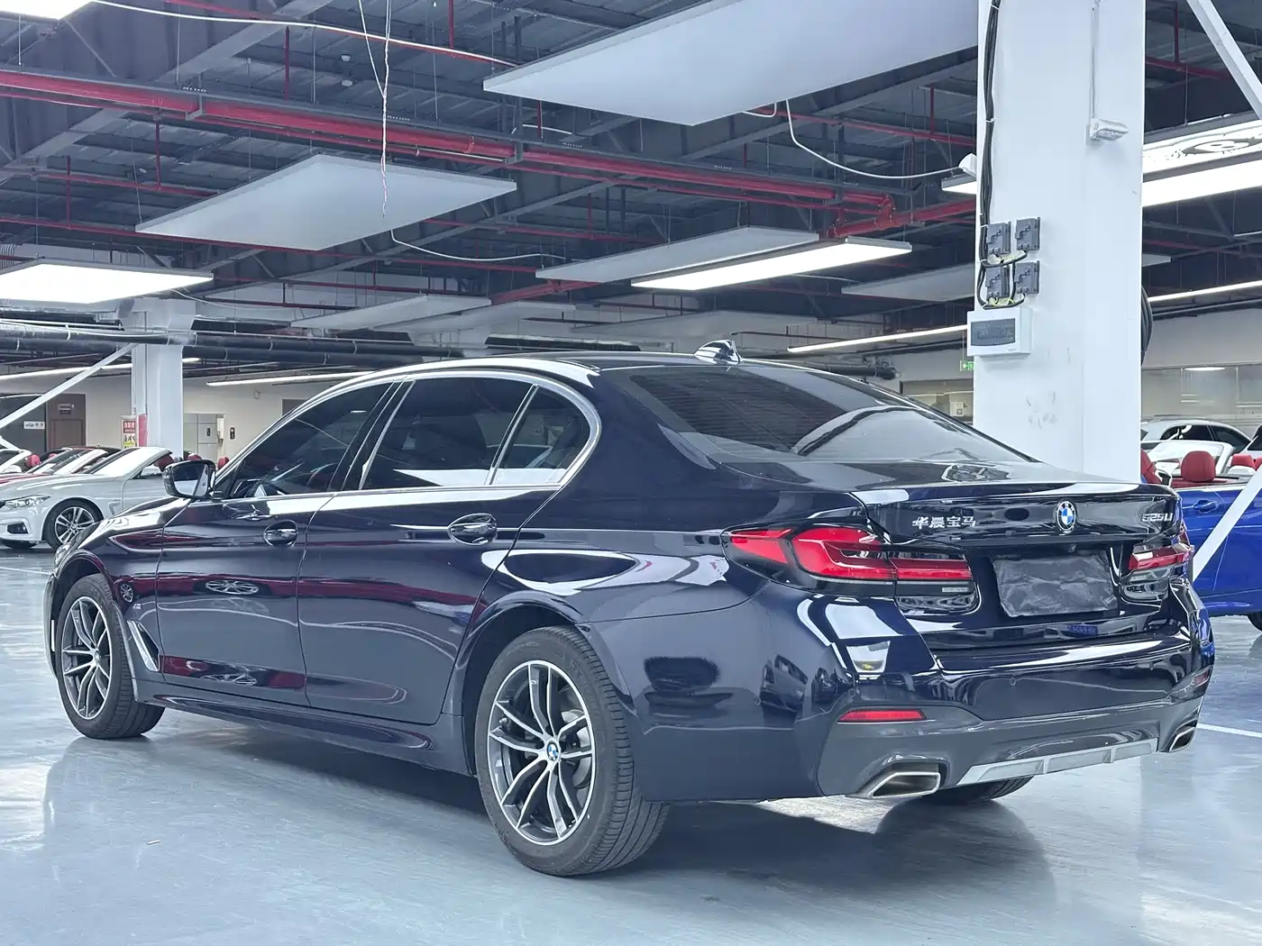 BMW 5 Series 2022 525Li M Sport Package фото 18