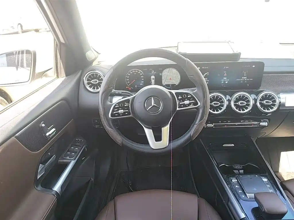 MERCEDES-BENZ GLB