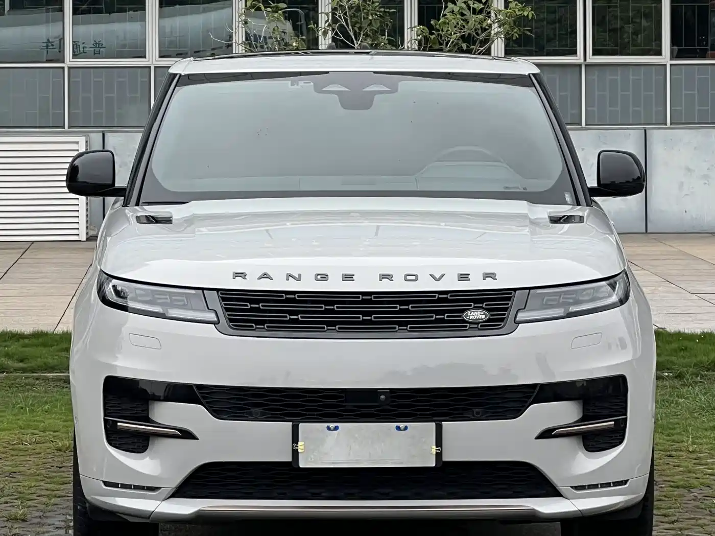 Land Rover Range Rover Sport 2023 400PS Dynamic SE фото 2