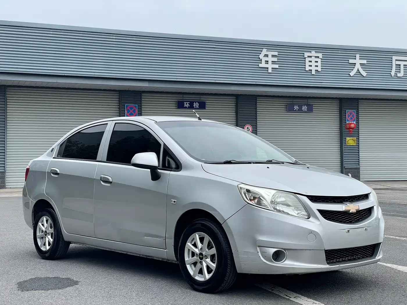 Chevrolet Sail 2014 2013 Sedan 1.2L Manual Fashion Happiness Edition