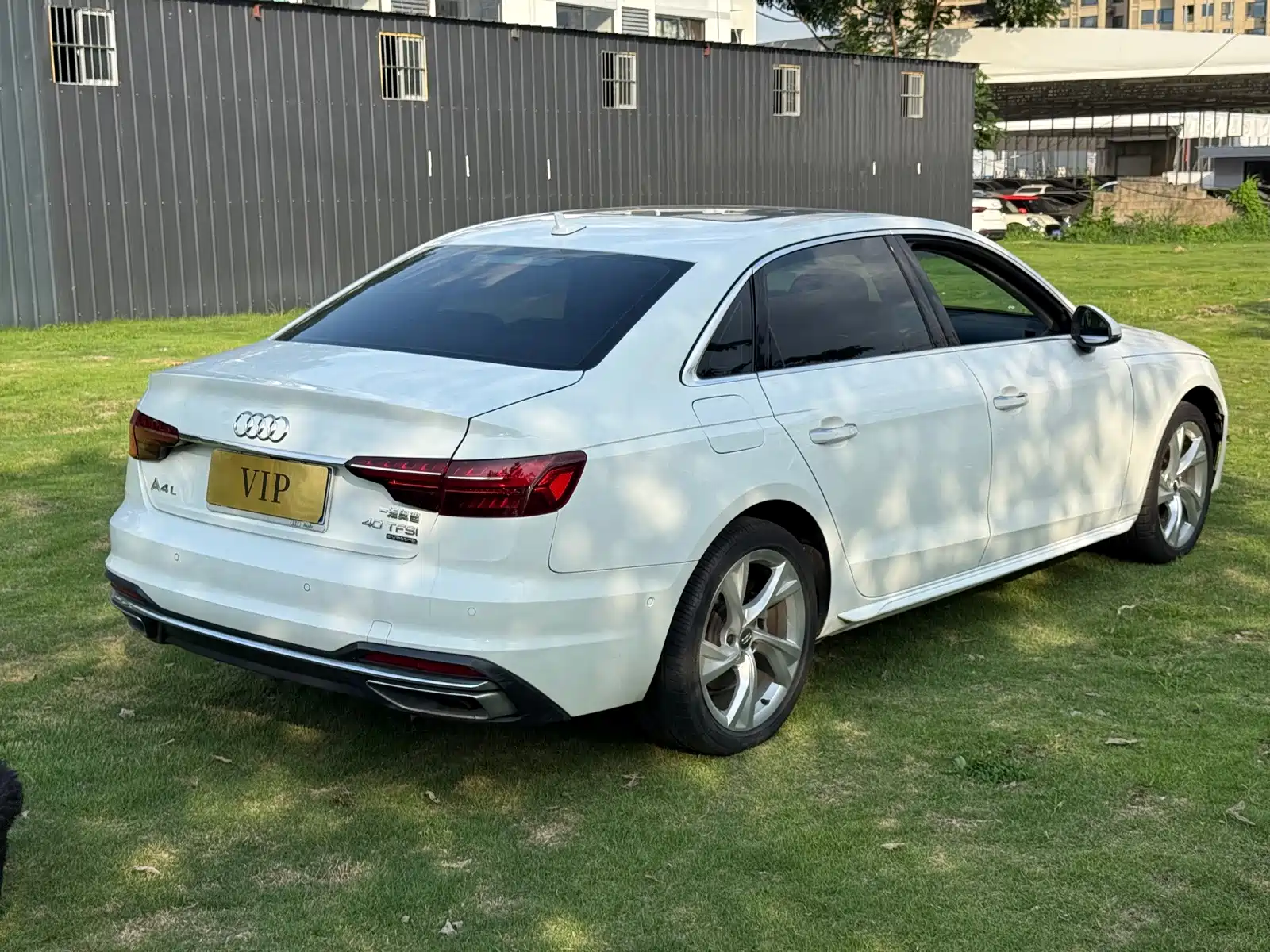 Фото 4 - Audi A4L