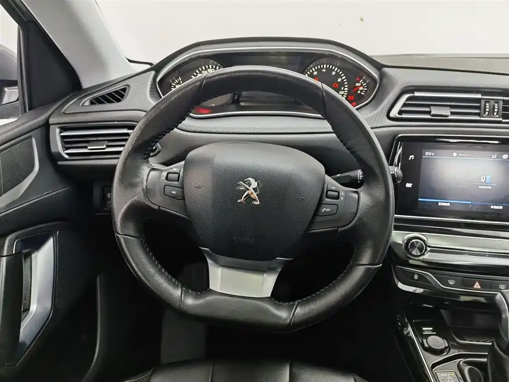 Peugeot 308 2016 230THP Automatic Luxury фото 11