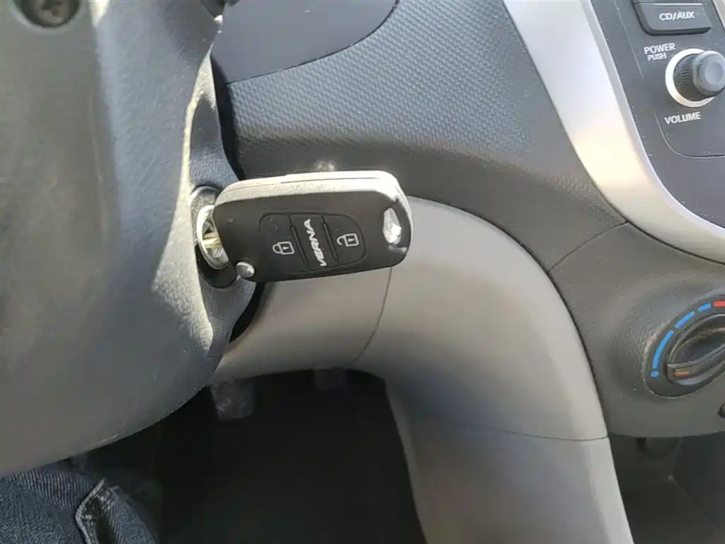 Hyundai Verna 2016 1.4L Manual Smart GLS фото 9