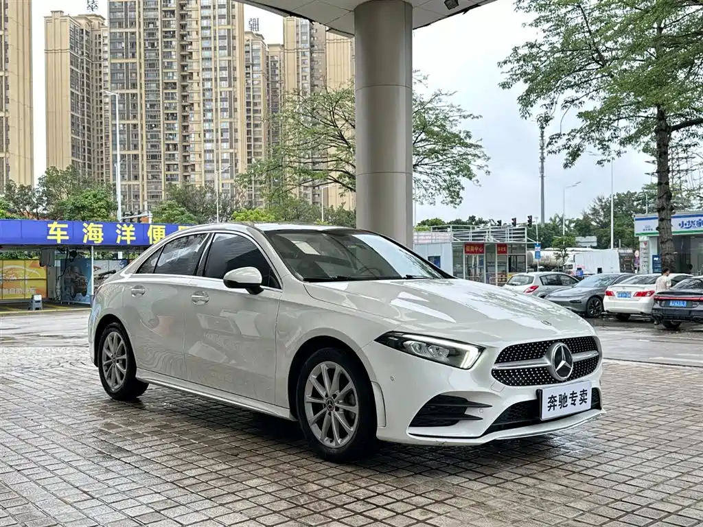 Mercedes-Benz A-Class 2021 A 200 L Sport Sedan Fashion Edition фото 3