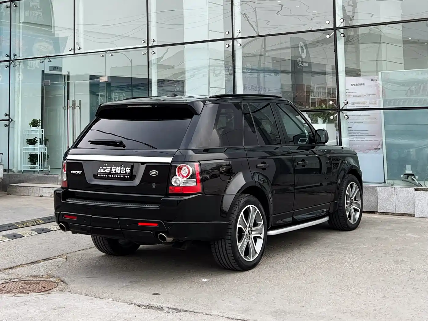 Land Rover Range Rover Sport 2010 5.0 SC V8 HSE фото 4