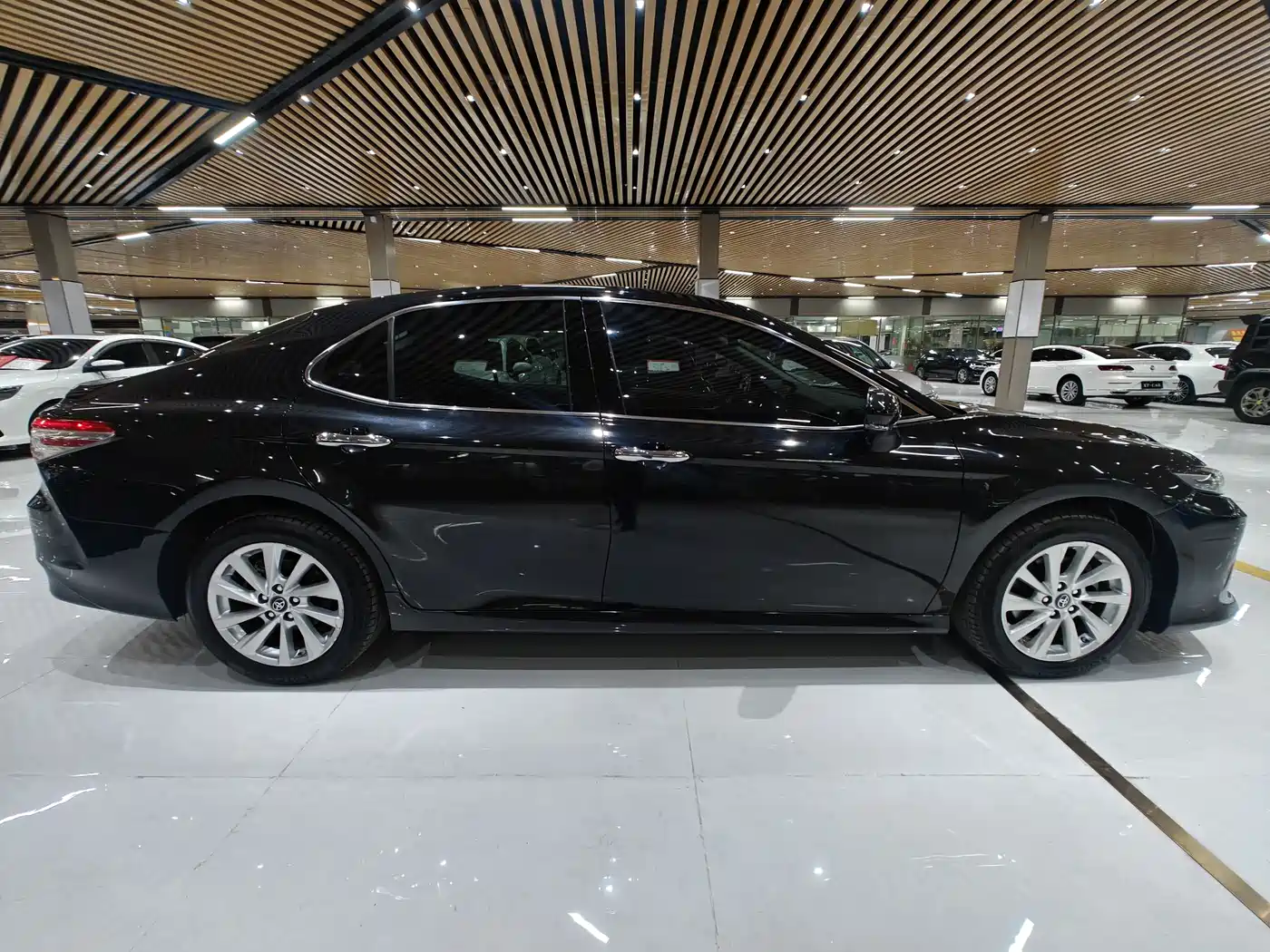 Toyota Camry 2021 2.0G Luxury Edition фото 4