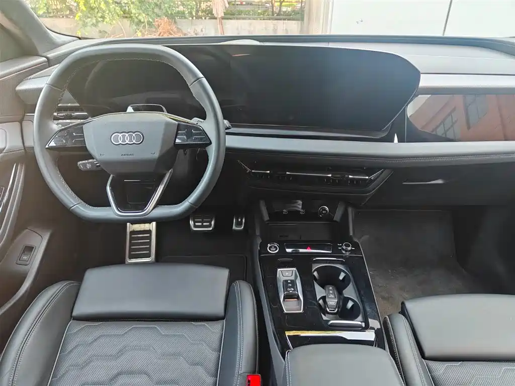 Audi Q6L e-tron 2025 Model Pioneer Edition фото 7