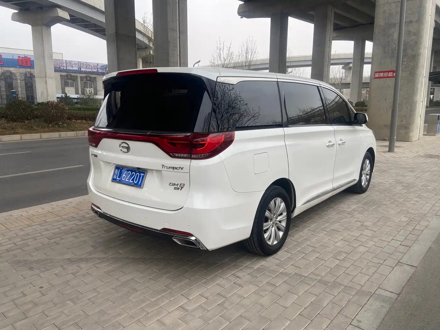 GAC Trumpchi Trumpchi M8 2018 320T Luxury Edition фото 3