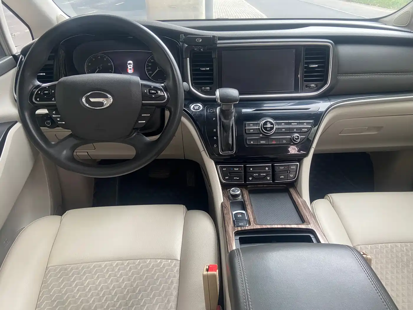 GAC Trumpchi Trumpchi M8 2018 320T Luxury Edition фото 10