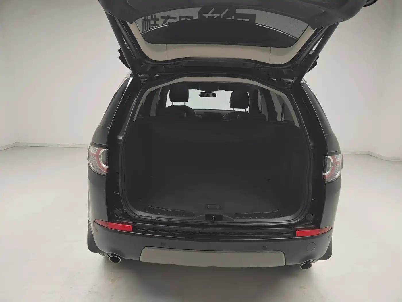 Land Rover Discovery Sport 2018 240PS SE Edition фото 9