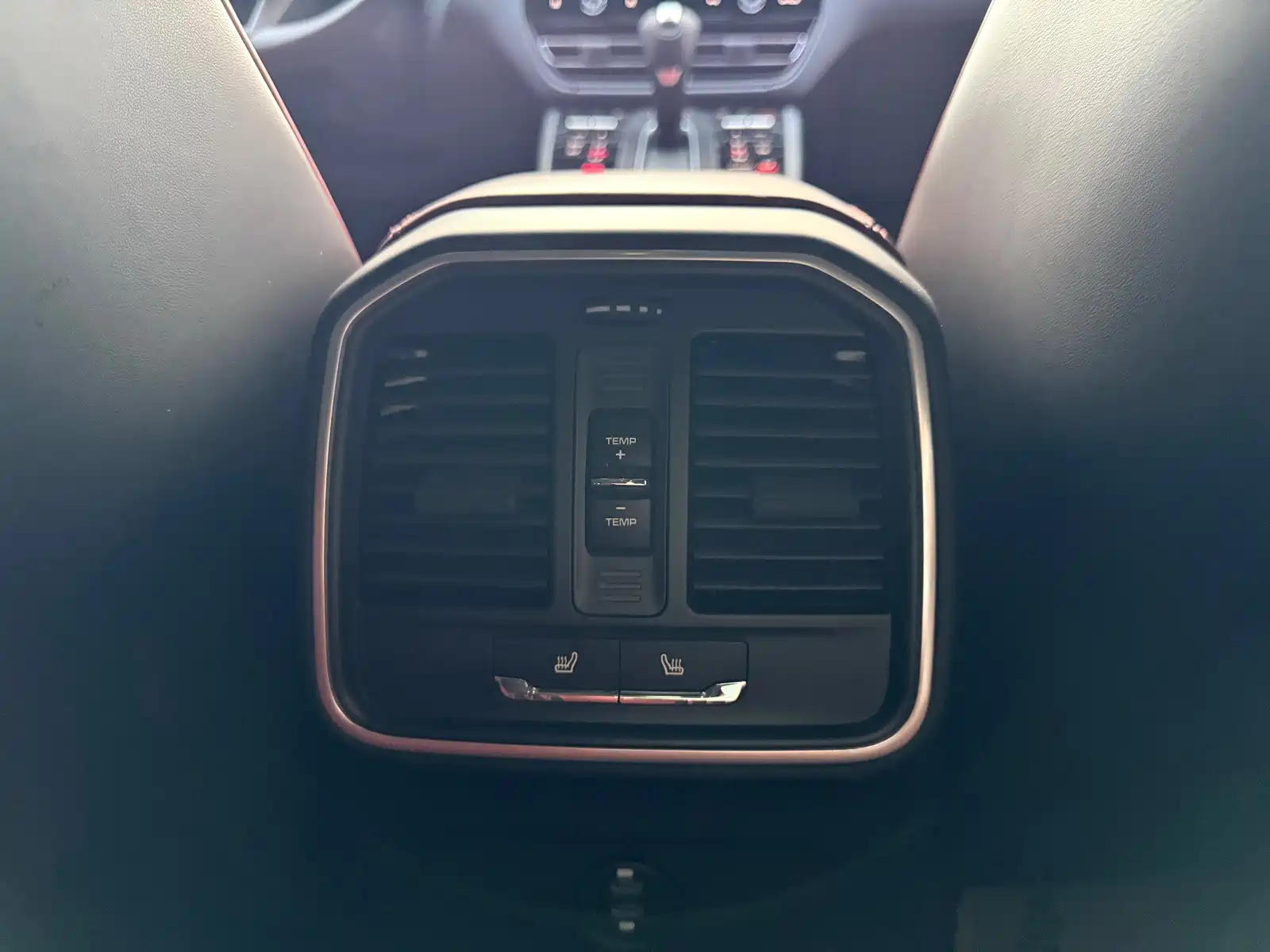 Photo 20 - Porsche Macan