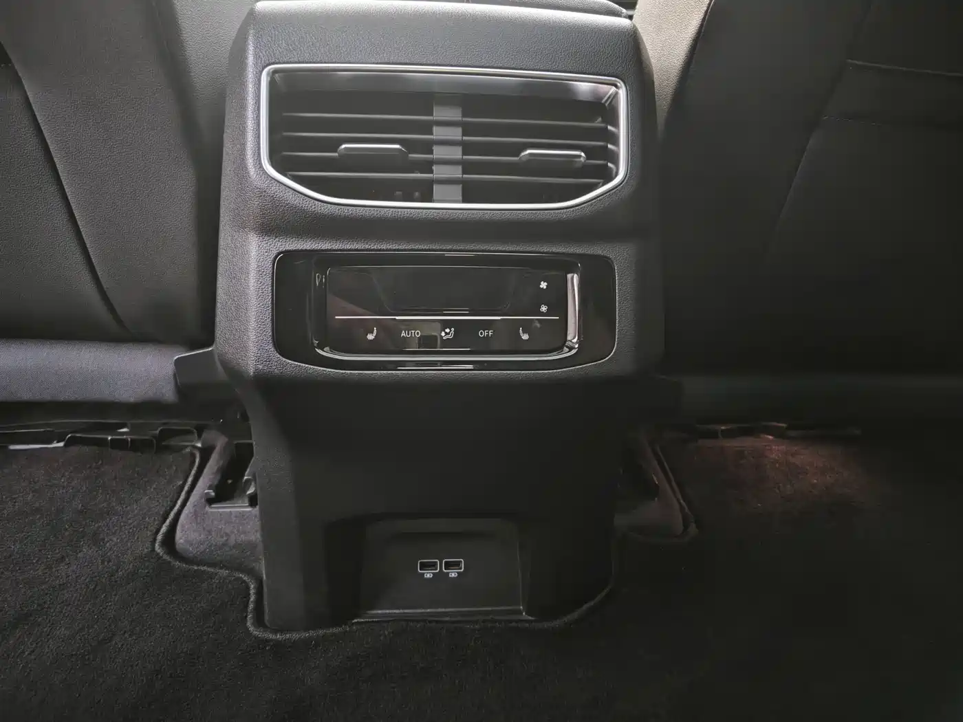 Volkswagen Talagon 2021 380TSI 4WD R-Line Explorer Edition фото 15