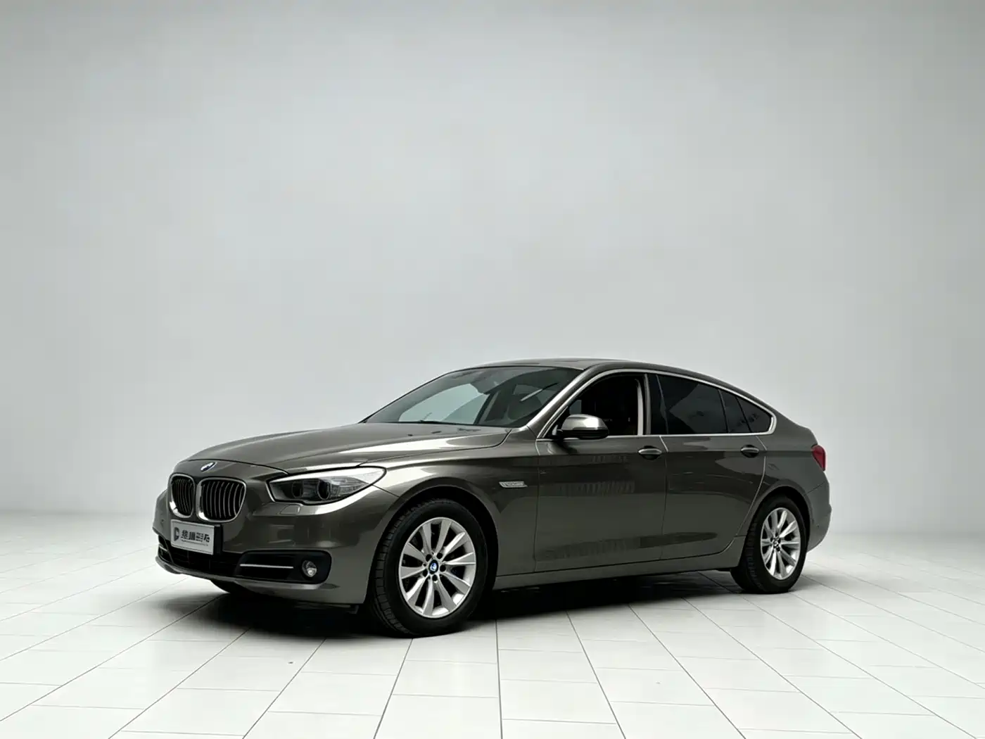 BMW 5 Series GT 2014 528i Leading
