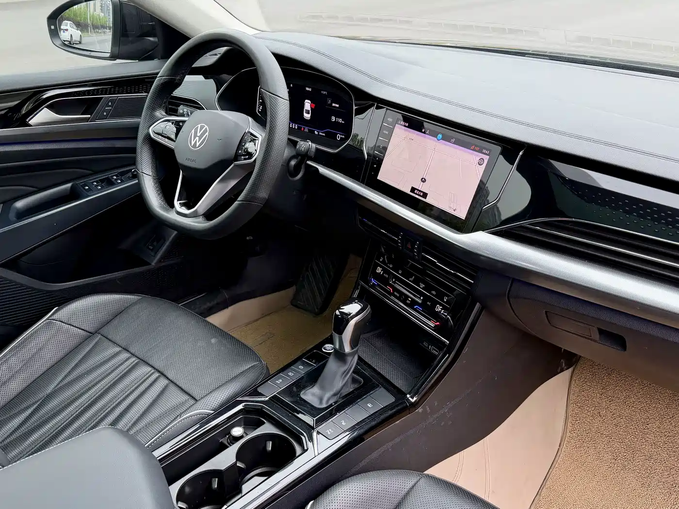 Volkswagen Passat 2023 Facelift 330TSI Starlight Premium Edition фото 12