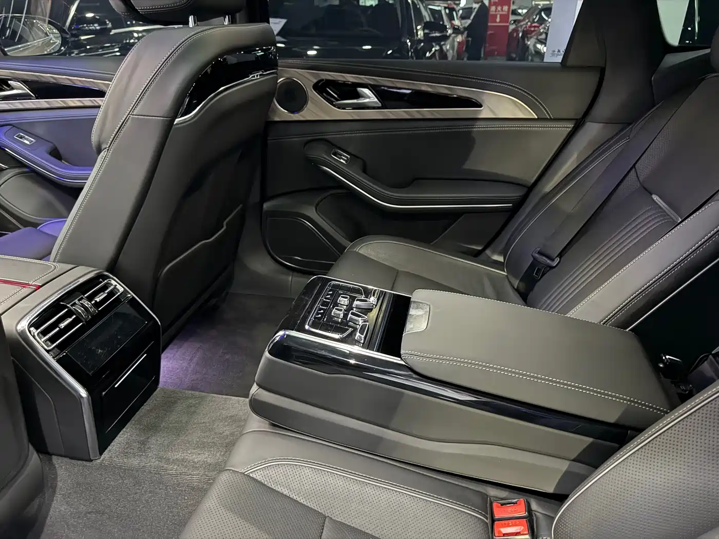 Hongqi H9 2020 2.0T Smart Connection Qi Xiang Edition фото 5