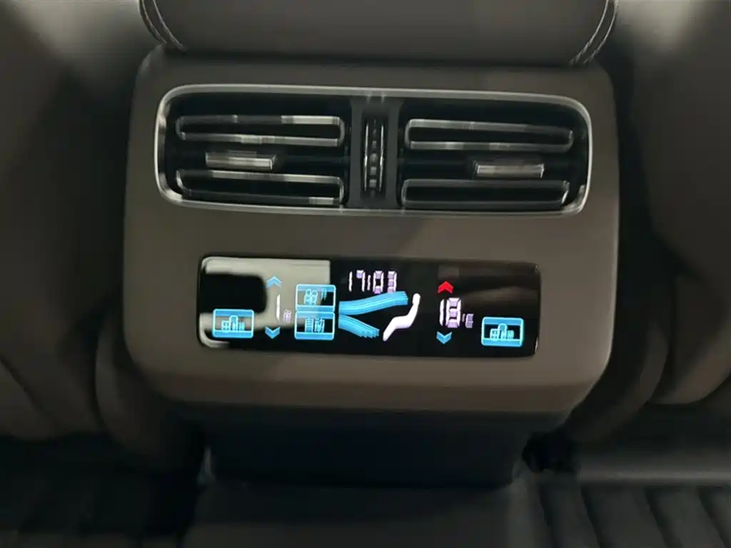 BYD Han 2026 DM-i Smart Driving Edition 245km Premium фото 19