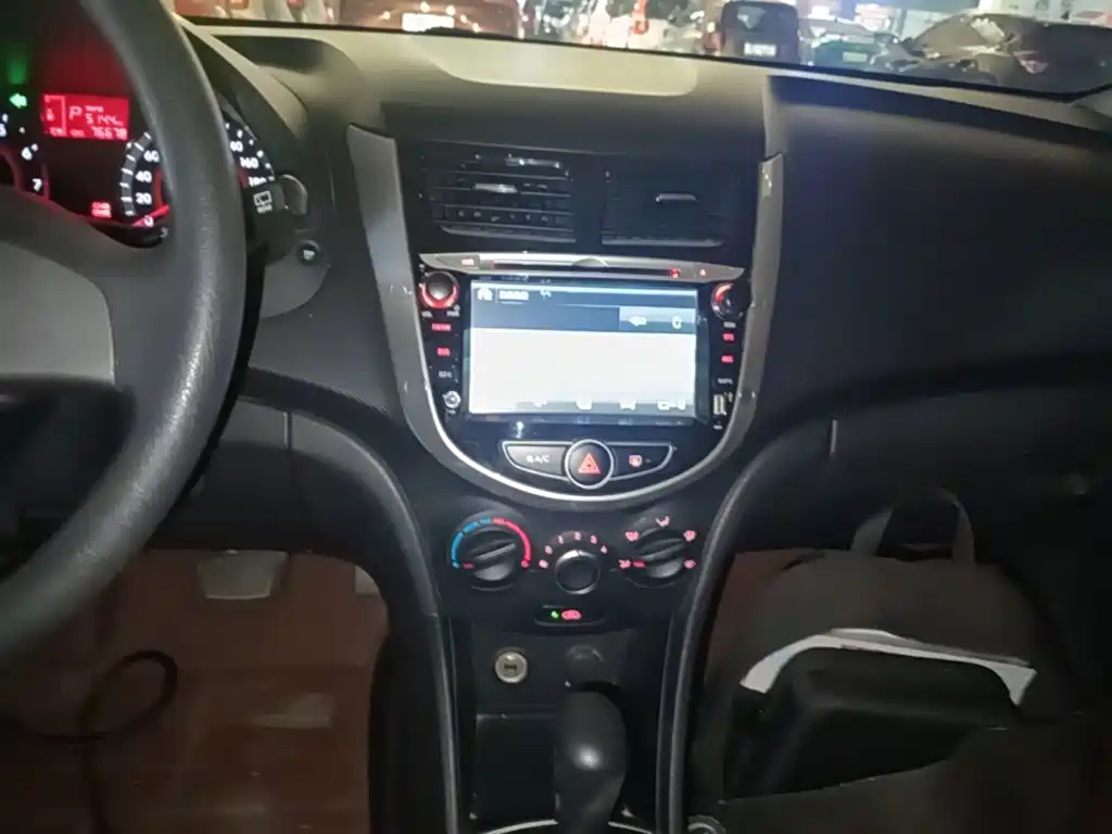 Hyundai Reina 2014 2014 Model 1.4L Automatic GLX