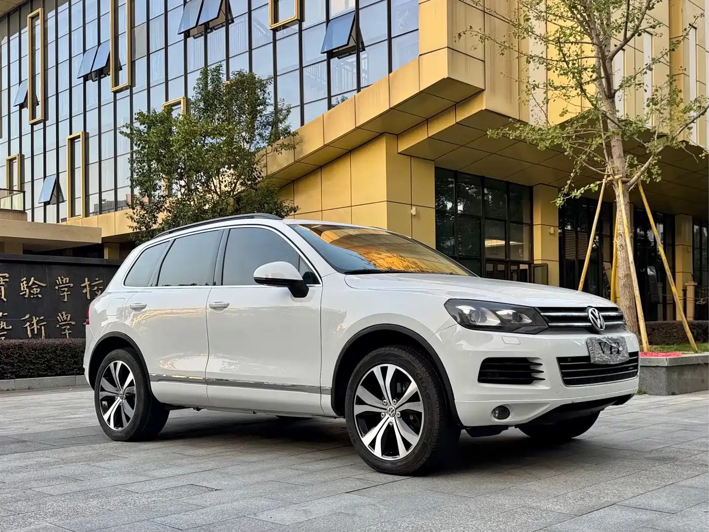 Volkswagen Touareg 2013 3.0TSI X 10th Anniversary Limited Edition фото 8