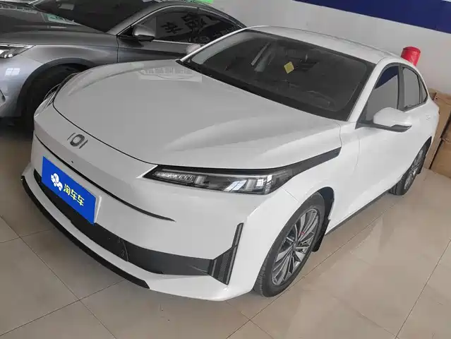 Changan Qiyuan A05 2024 Deluxe Edition 70 Leading