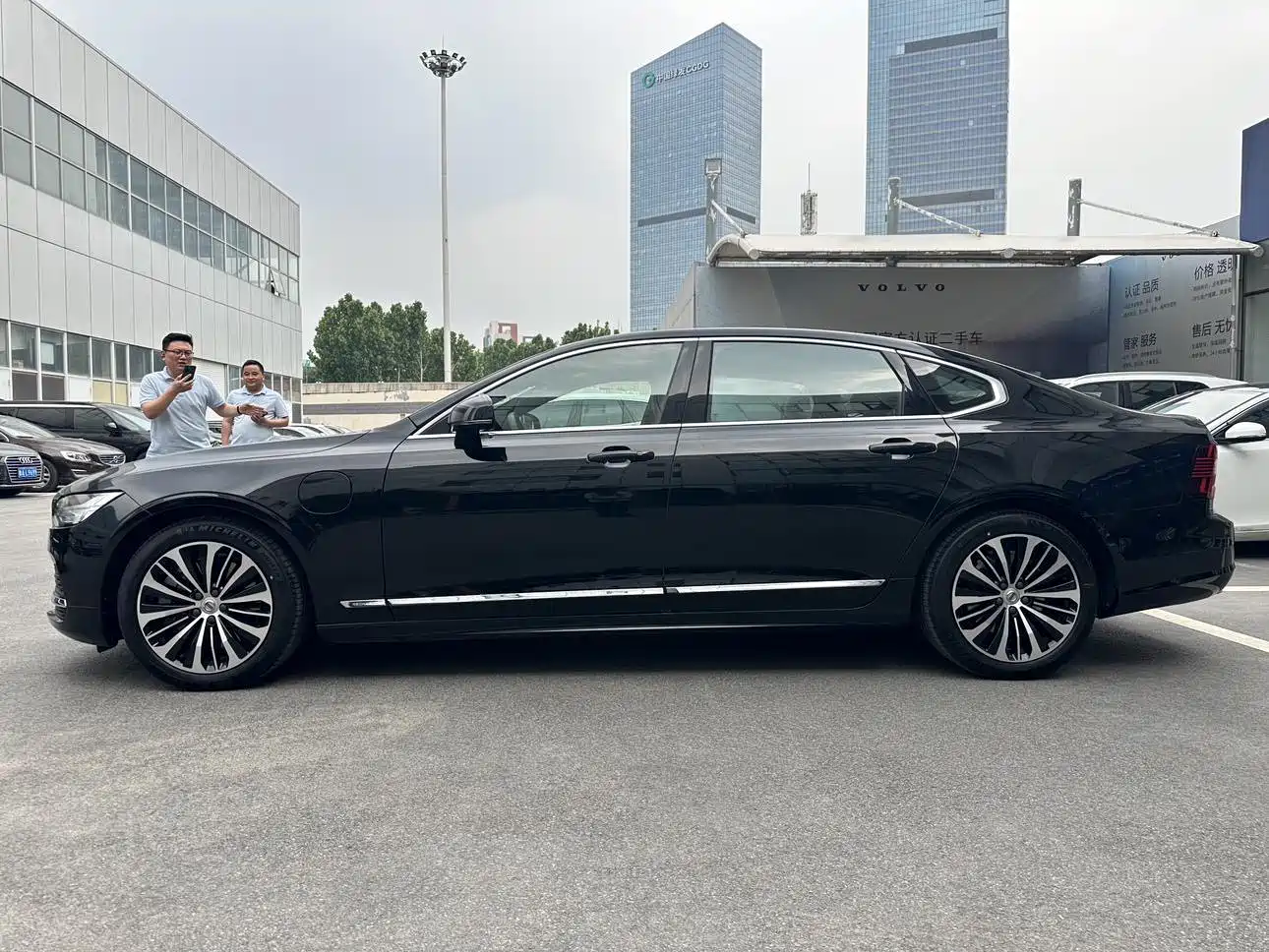 Volvo S90 Plug-in Hybrid 2024 2024 PHEV AWD Long Range Momentum Luxury Edition