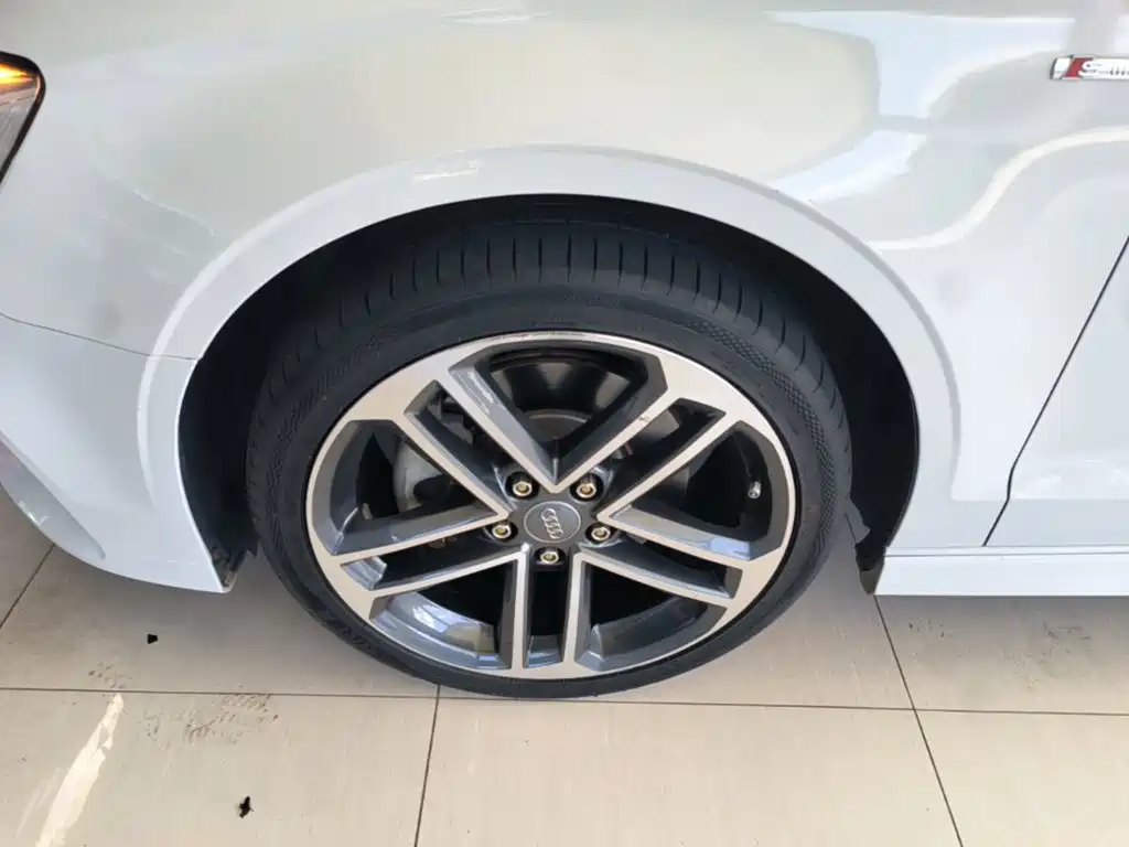 Фото 23 - Audi A3