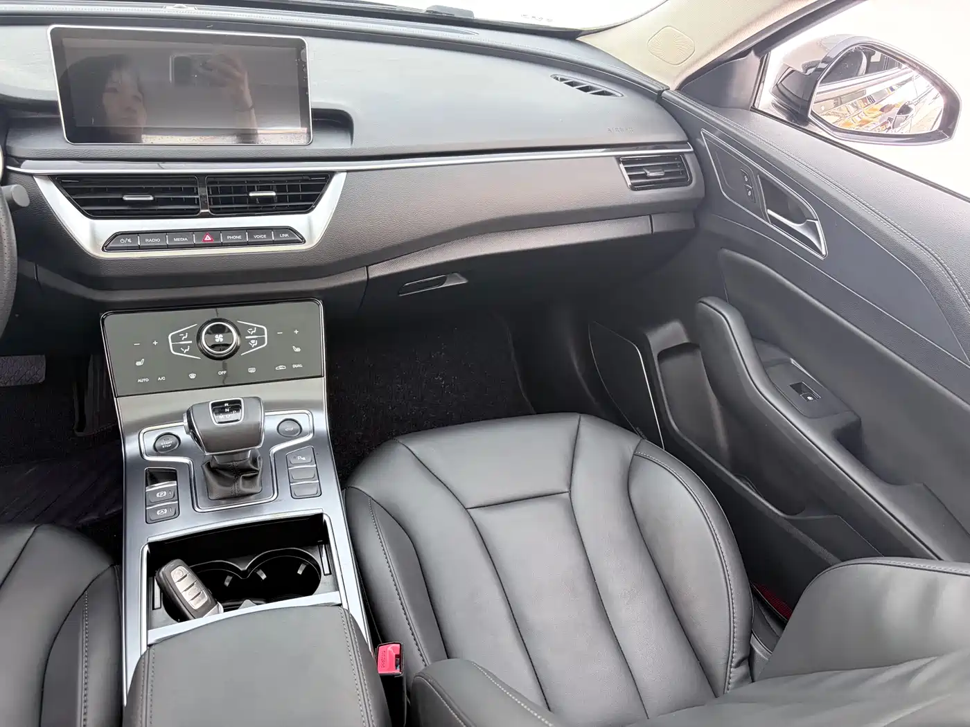 Hongqi H5 2022 Classic 1.8T Auto Smart Connect Flagship Enjoyment Edition фото 7