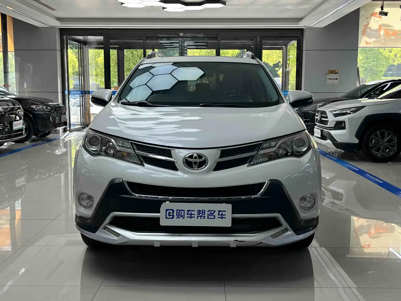 Toyota RAV4 Rongfang 2015 2.0L CVT 2WD Trend Edition фото 2