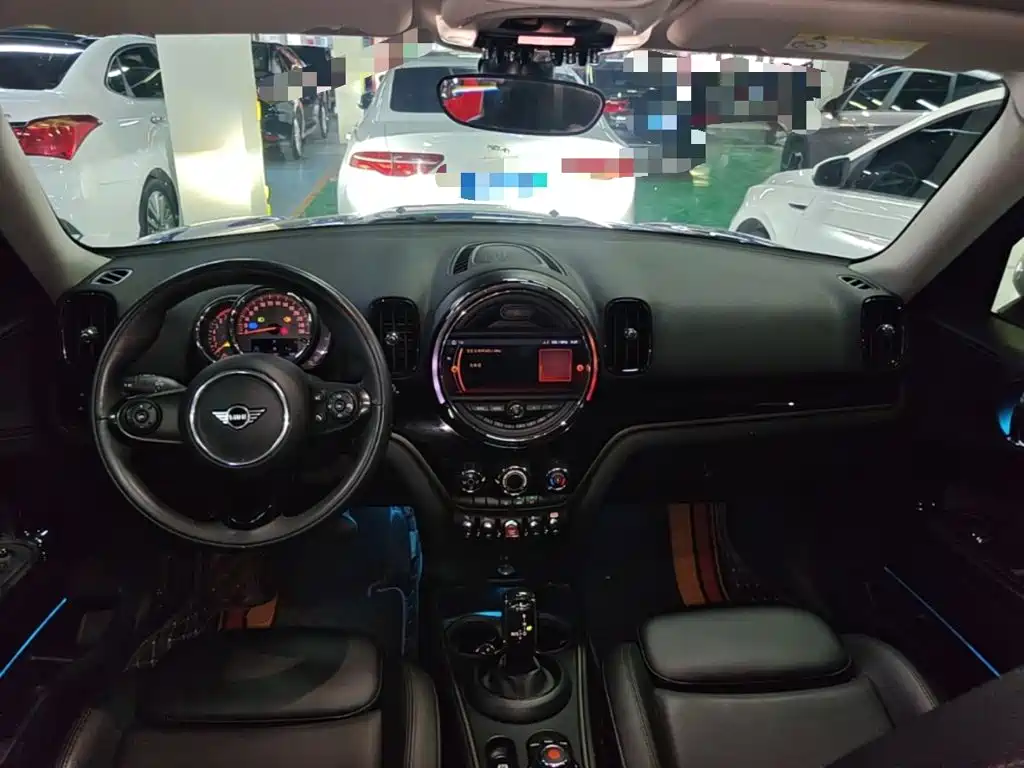 Фото 10 - MINI COUNTRYMAN