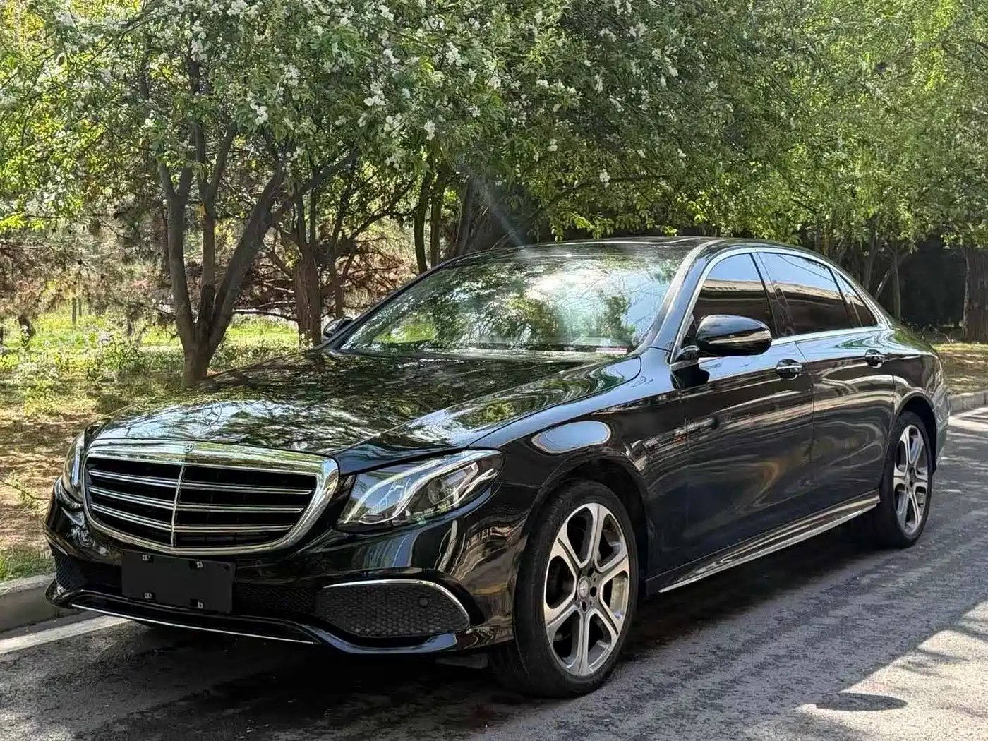 Mercedes-Benz E-Class 2017 E 300 L Sport Fashion