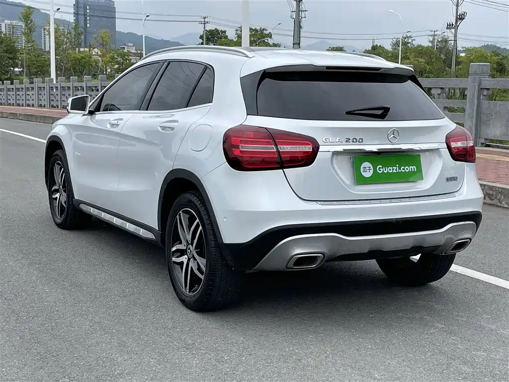 Mercedes-Benz GLA 2017 GLA 200 Fashion фото 5
