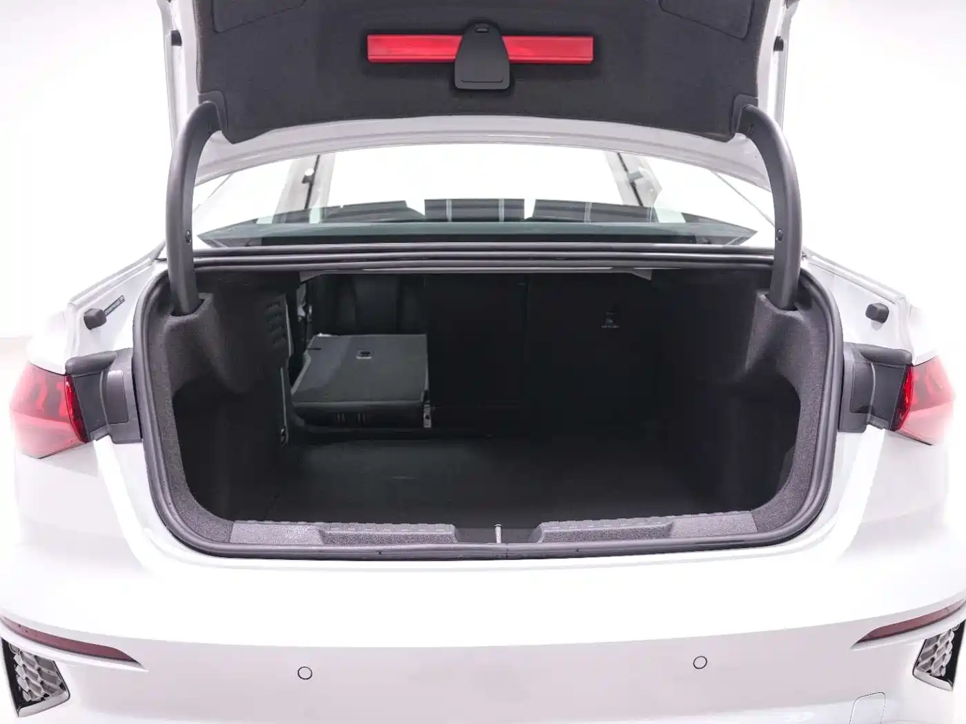 Audi A3 2024 Model A3L Limousine 35 TFSI Fashion Sport фото 15