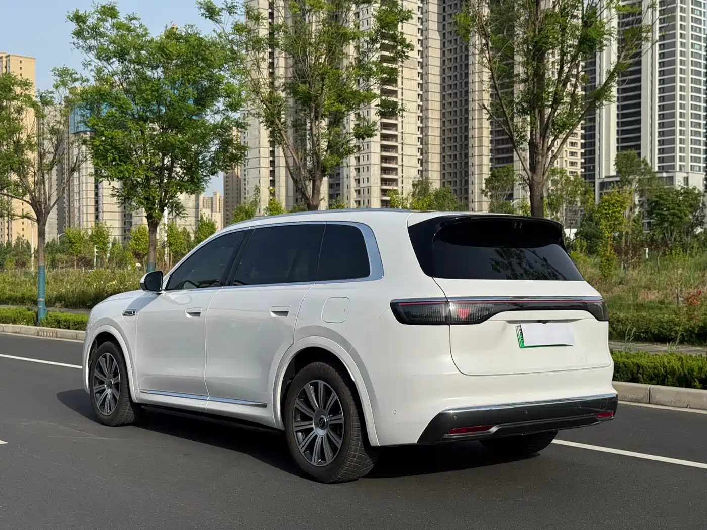 AITO Wenjie AITO M8 2025 Range Extender Max+ Edition 53.4kWh 5-seater фото 7