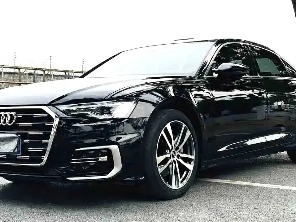 Фото 1 - Audi A6L