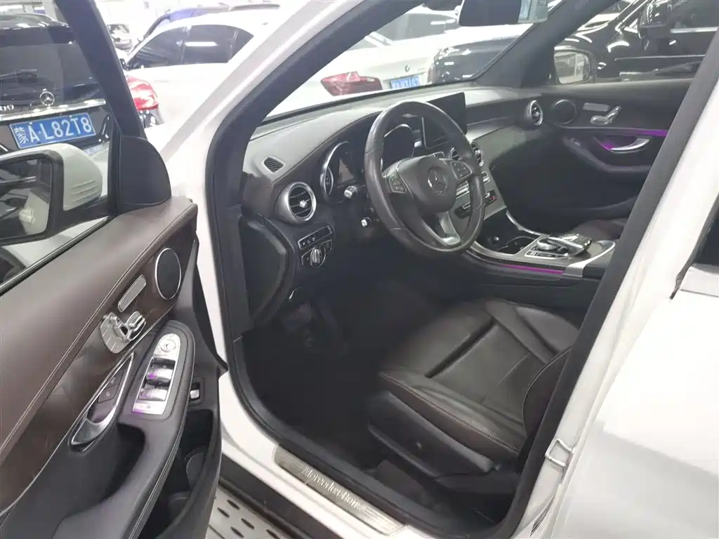 Mercedes-Benz GLC 2016 GLC 300 4MATIC Dynamic фото 16