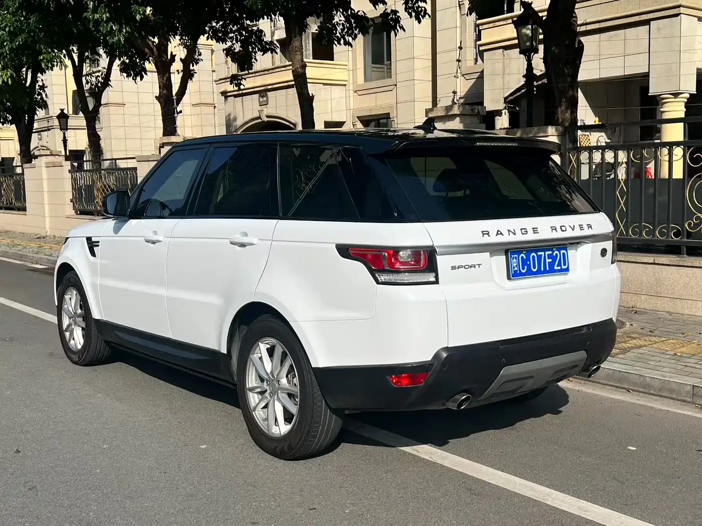 Land Rover Range Rover Sport 2016 Model 3.0 SC V6 SE фото 9