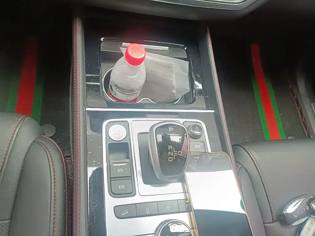 BYD Tang New Energy 2018 DM 2.0T AWD Smart Connection Enjoy Edition 7-Seater China V фото 10