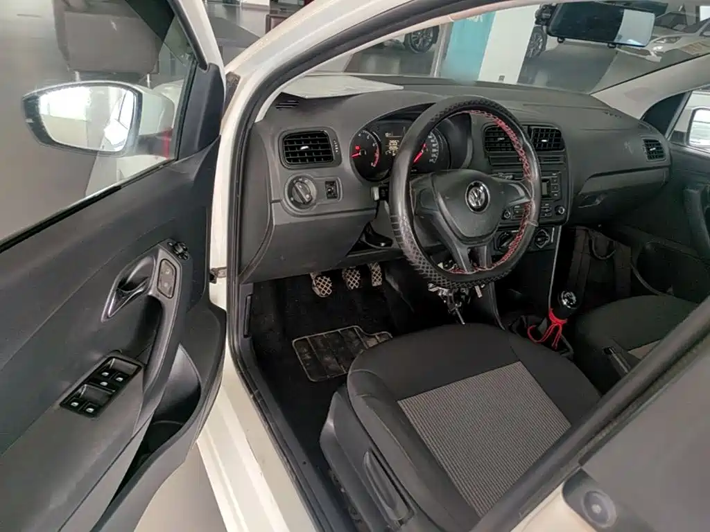 Фото 16 - Volkswagen Polo