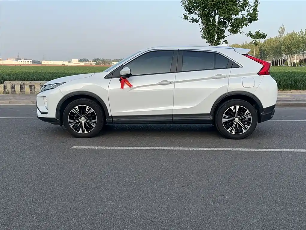 Mitsubishi Eclipse Cross 2018 1.5T CVT 2WD Fearless Edition фото 25
