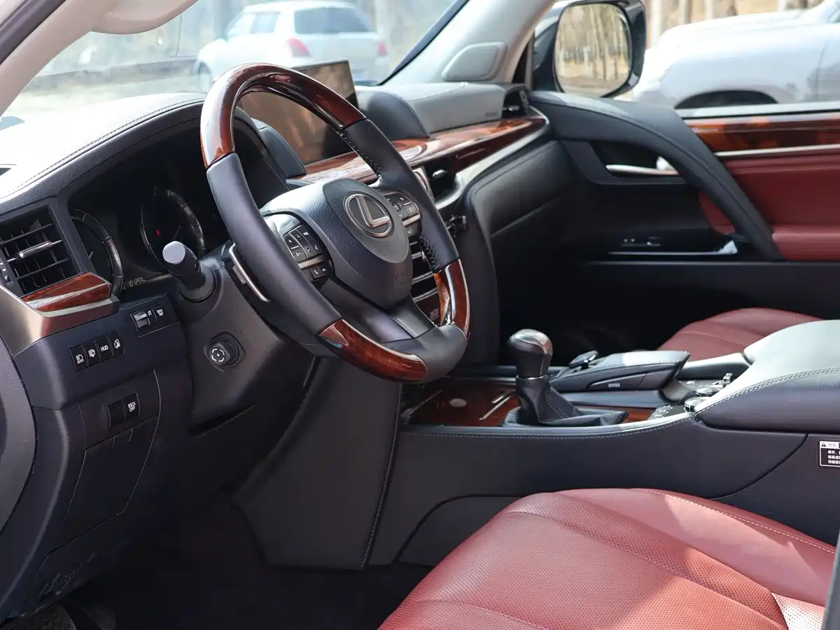 Lexus LX 2016 570 Luxury Premium Edition фото 19