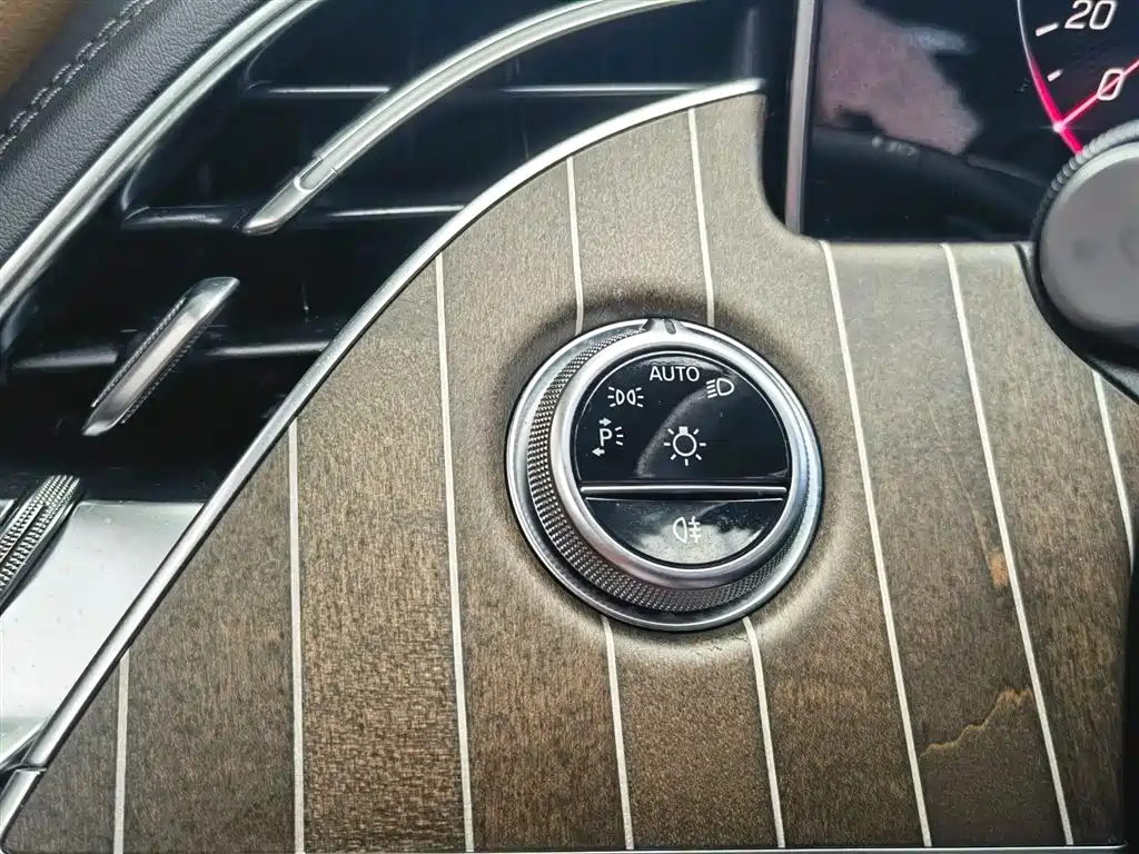 Mercedes-Benz E-Class 2024 E 300 L Fashion фото 38