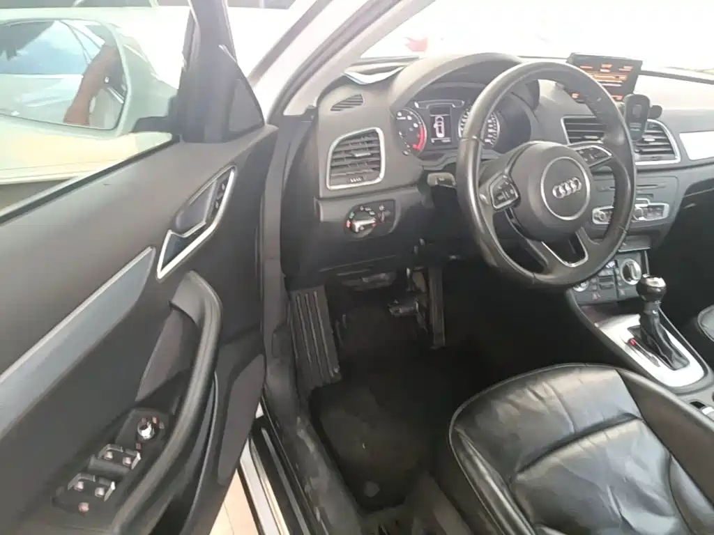 Фото 16 - Audi Q3