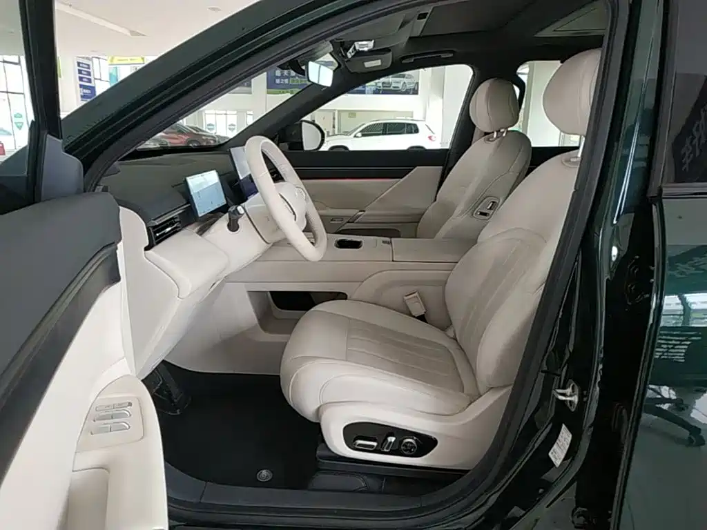 Dongfeng Yipai eπ008 2025 2026 6-seater Extended Range Family Edition