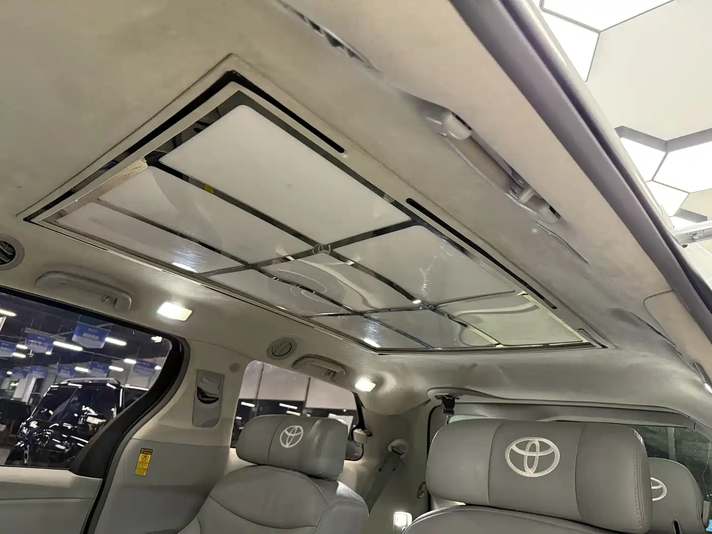 Toyota Sienna 2015 2015 3.5L 2WD LE