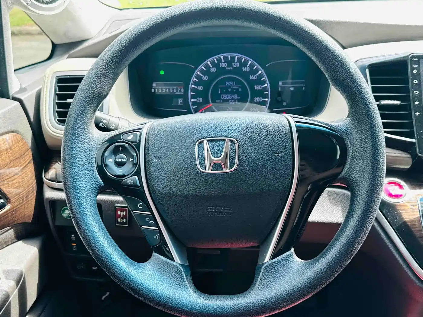 Фото 19 - Honda Odyssey