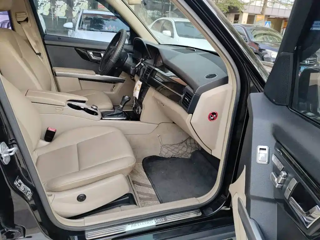 Mercedes-Benz GLK-Class (Import) 2011 GLK 300 4MATIC Luxury фото 5