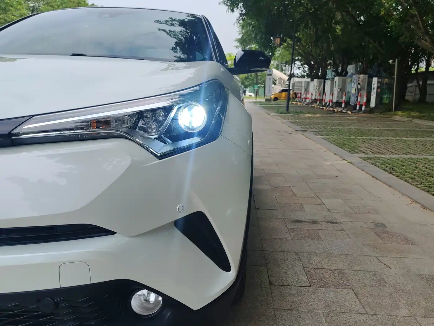 Toyota C-HR 2021 2020 Model 2.0L Leading