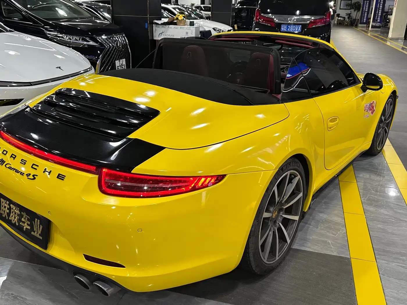 Porsche 911 2013 Carrera 4 Cabriolet 3.4L фото 10