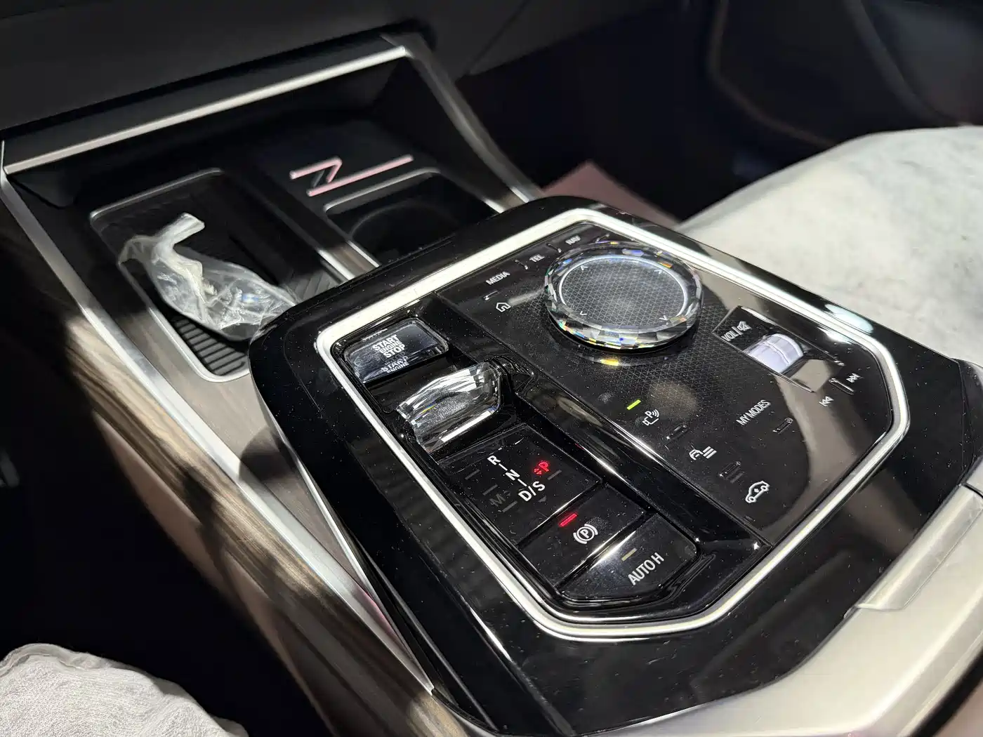 BMW 7-SERIES