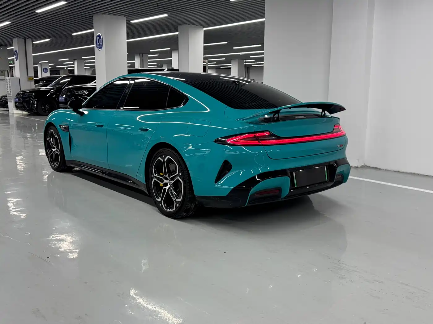 XIAOMI CAR XIAOMI SU7