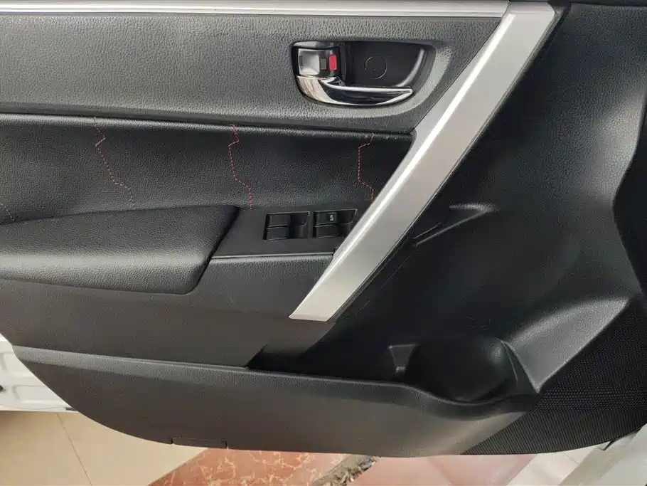 Toyota Corolla 2017 Facelift 1.2T S-CVT GL-i фото 7